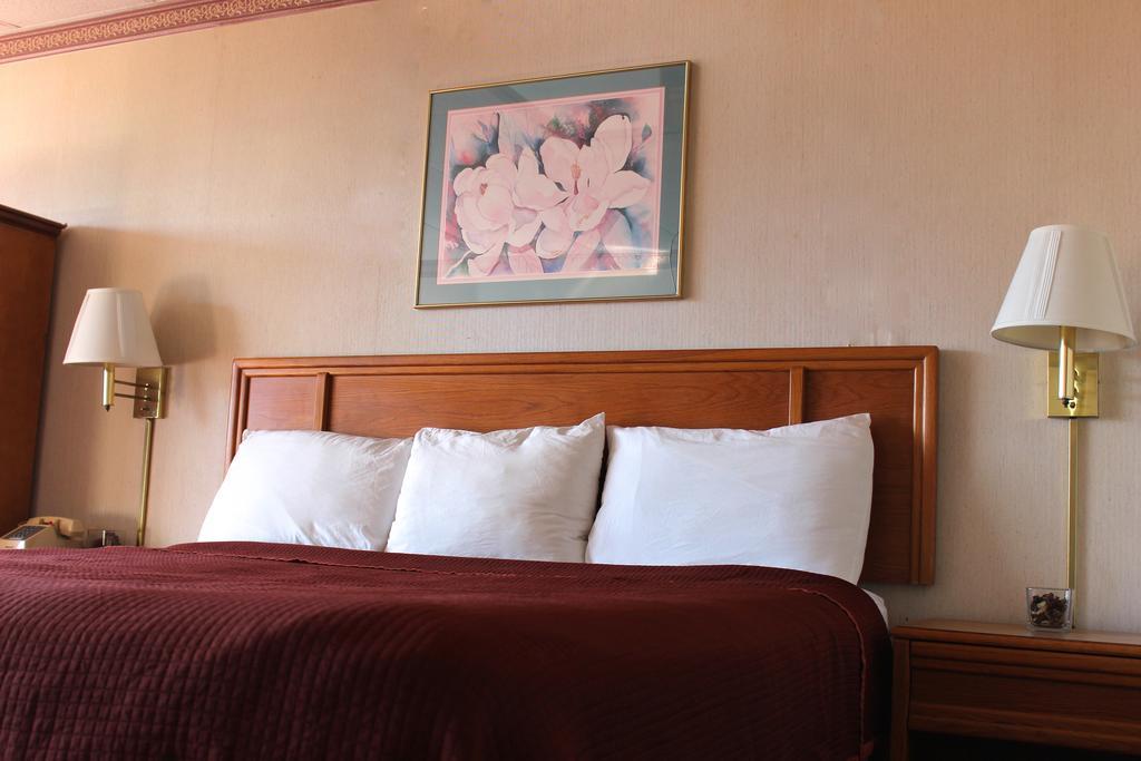Regency Inn Richmond Dumbarton Экстерьер фото
