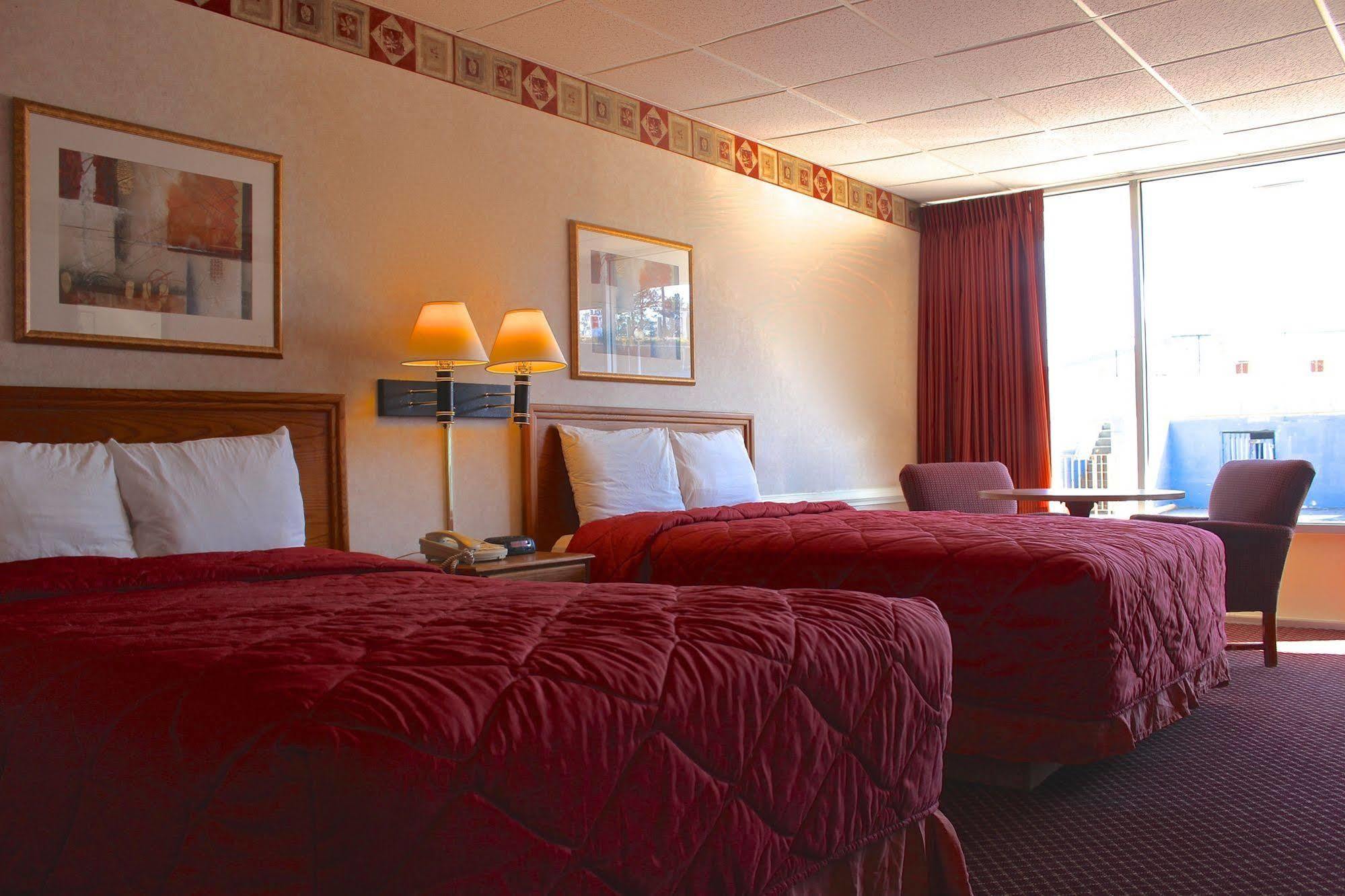 Regency Inn Richmond Dumbarton Экстерьер фото